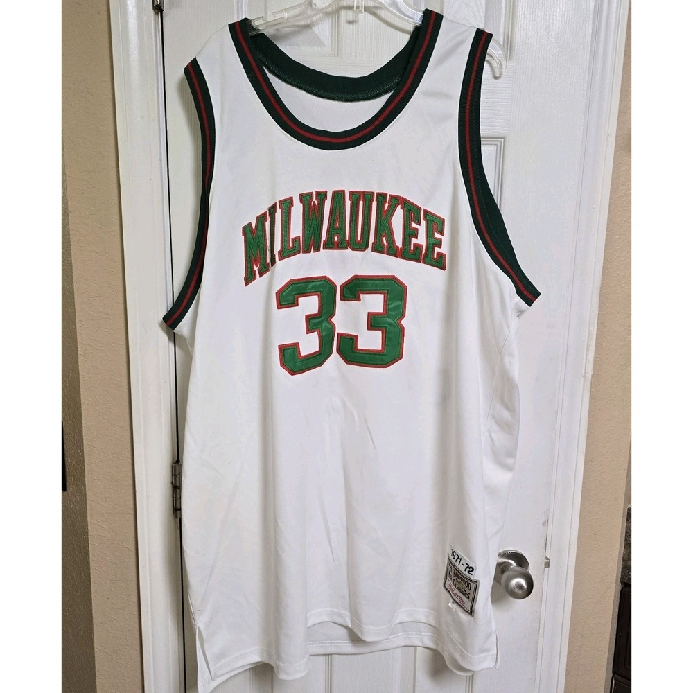 Mitchell‎ & Ness Jabbar #33 Milwaukee Bucks Jersey 1971-72 Size 56